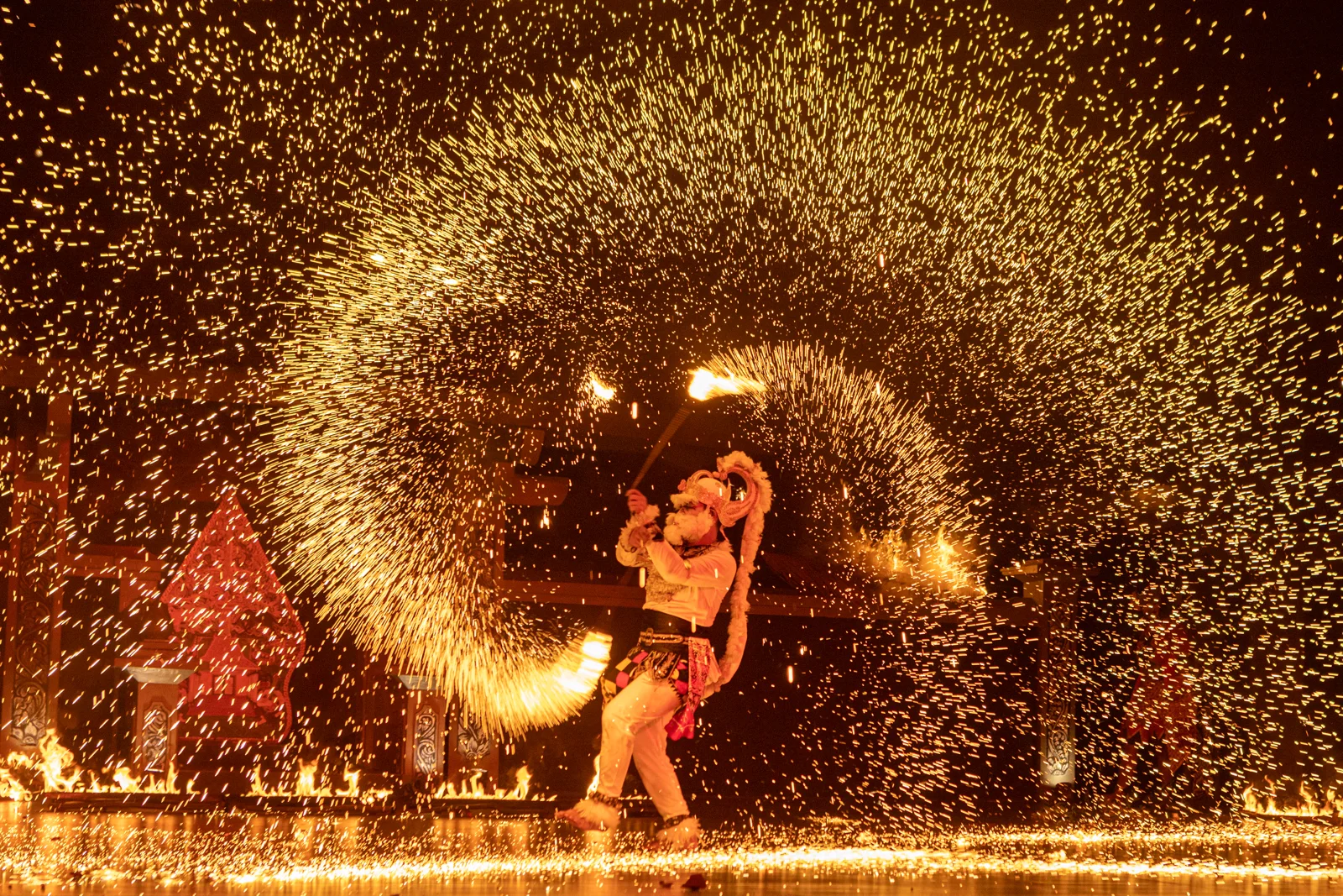 Hanoman and a shower of sparks on the Purawisata stage