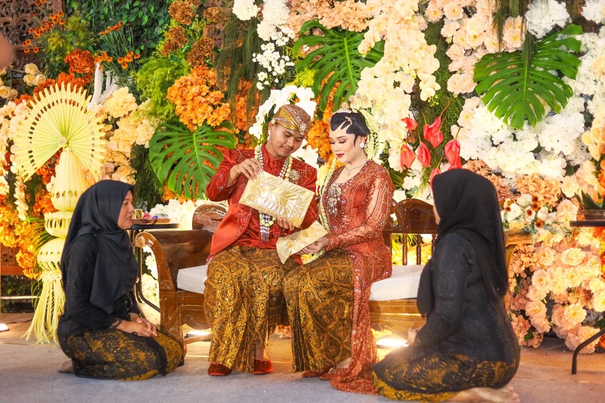 Javanese wedding ceremony from the Smarak portfolio