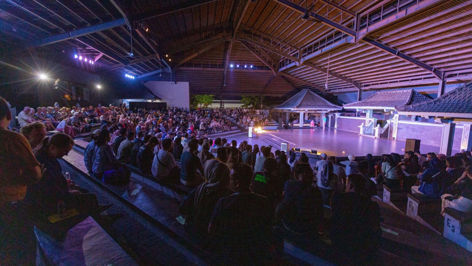 purawisata_amphitheatre_crowd