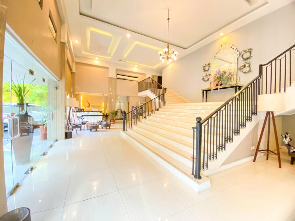 lobby-view-tasneem-hotel-1024x768