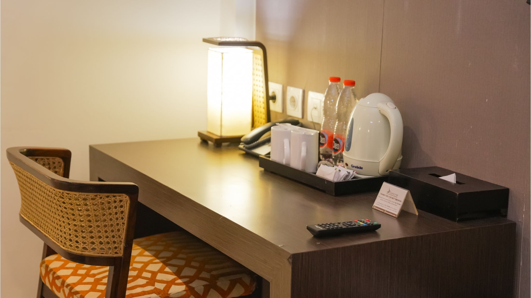 room-desk.jpg