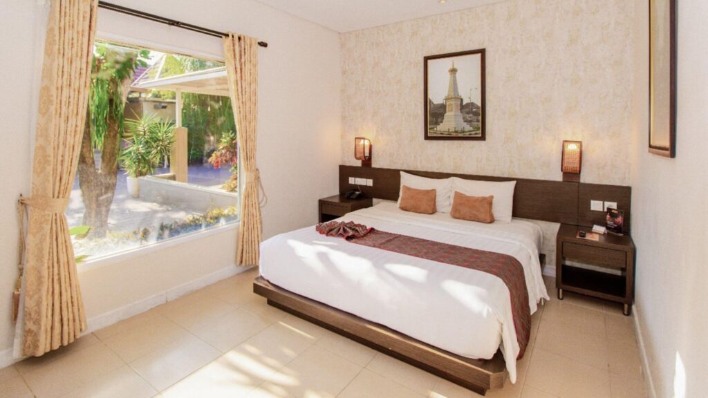 kamar deluxe tasneem hotel
